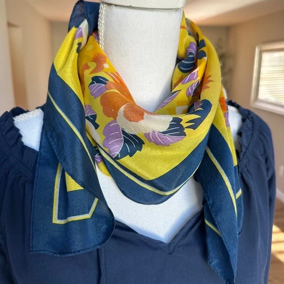 Vintage KenzoTakada Colorful bird and Floral Design Silk Scarf 33x33” - Picture 5 of 11